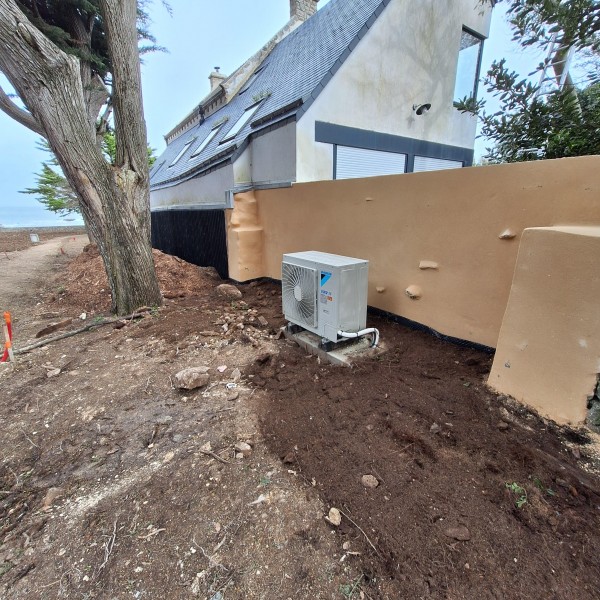 Réfection mur en pierre étanchéité enduit monocouche gratté Quiberon 56